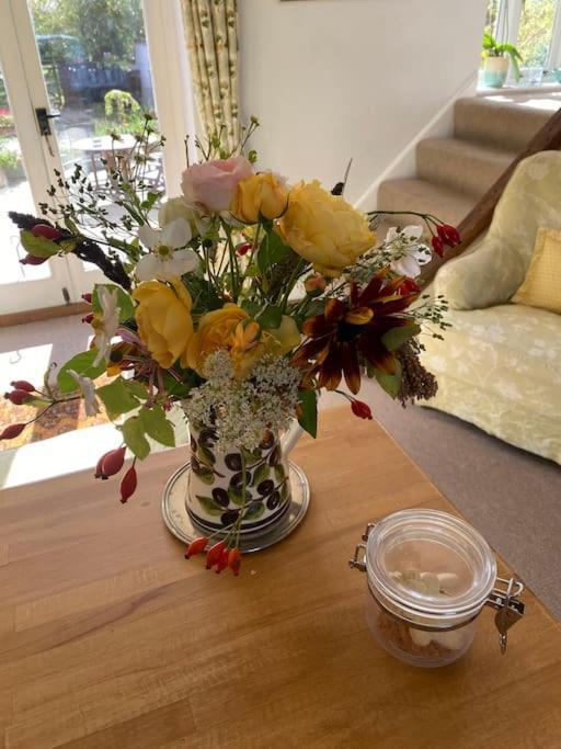 Cottage Barn Conversion On Working Farm 우스터 외부 사진
