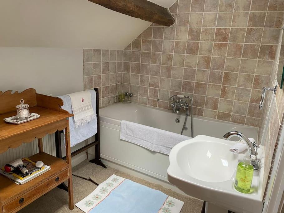 Cottage Barn Conversion On Working Farm 우스터 외부 사진